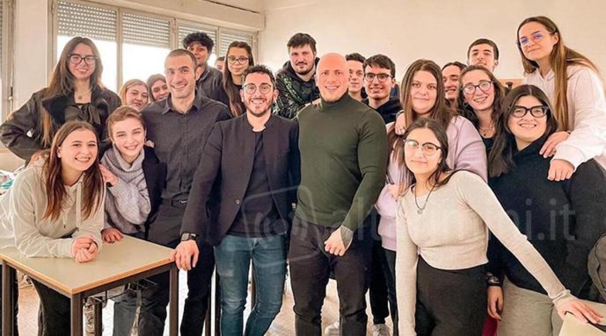 Il turismo di domani e gli operatori &quot;del futuro&quot;, al 'Savioli' di Riccione si parla di Family Hotel - Gli alunni dell'istituto alberghiero &quot;Savioli&quot; di Riccione
