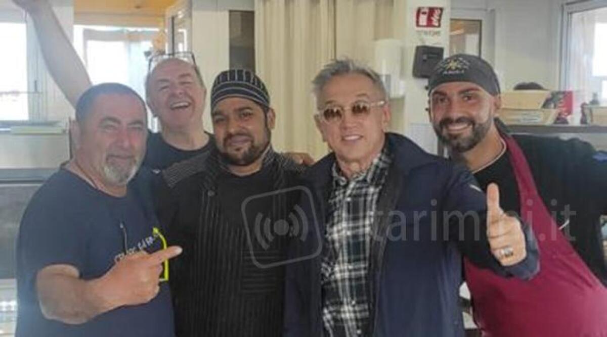 E dopo Bellaria, ecco Rimini: lo chef Barbieri fa tappa ai Ricci di Mare in Riviera - Bruno Barbieri ai bagni Ricci