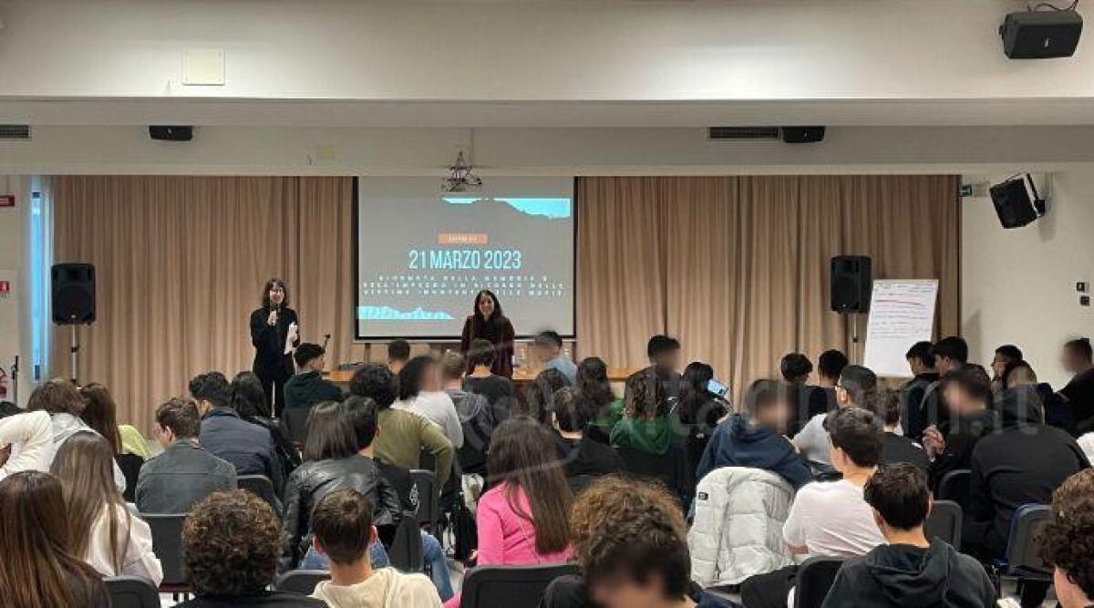 Settanta studenti in visita a Cattolica per il progetto 'Cittadella della legalità' - Un momento dell'incontro