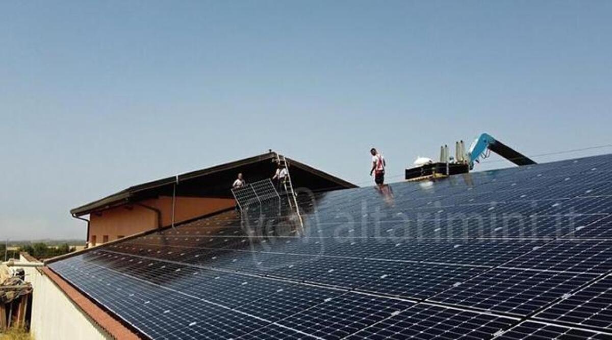 Santarcangelo, si lavora per dare alla citt&agrave; la sua prima comunit&agrave; energetica - Foto Ansa