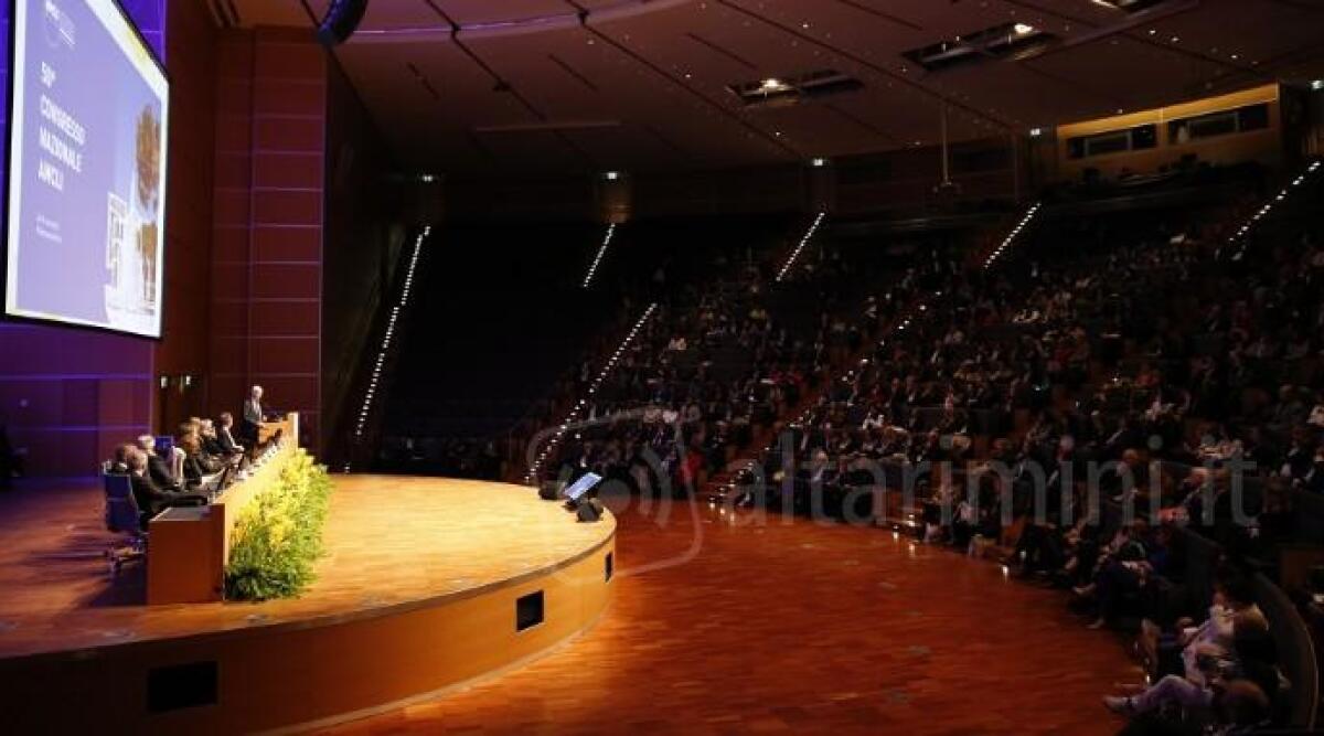 Congresso microbiologi, a Rimini presenze da record: oltre 1500 partecipanti - Microbiologi clinici a congresso a Rimini