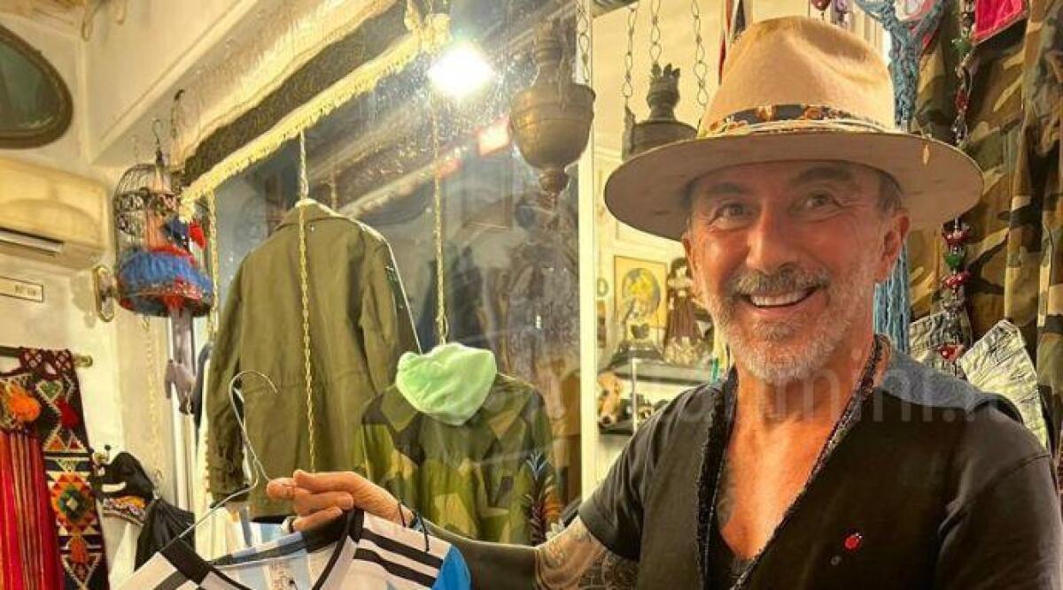 Rimini, un negozio a disposizione dei talenti emergenti della moda - Yuri Scarpellini nel suo negozio