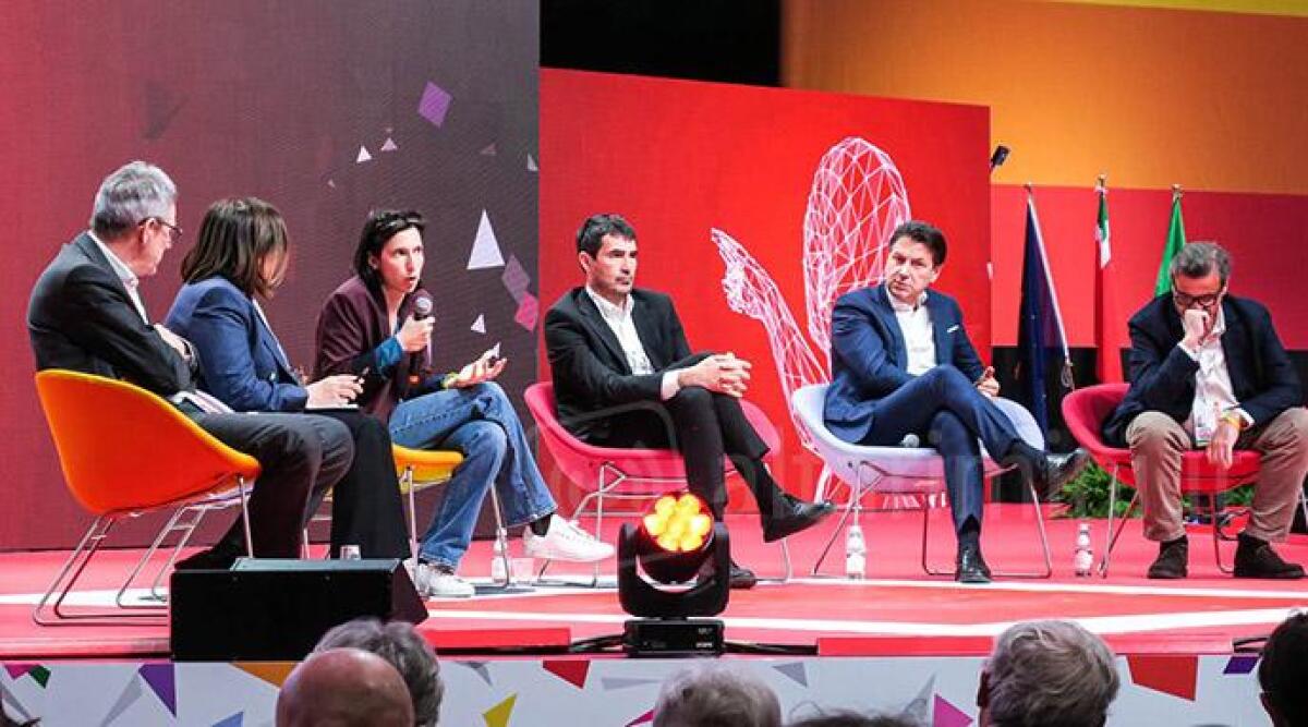 Rimini: unire le forze dell'opposizione, Elly Schlein propone un patto di governo con M5S e Sinistra - I leader politici a Rimini