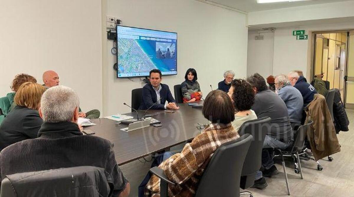 Riccione, incontro tra il comune e le associazioni ambientaliste: progetti ed iniziative - Un momento dell'incontro