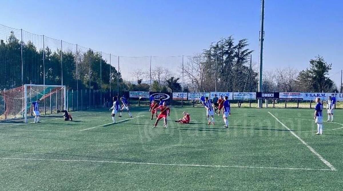 Calcio Prima, per il Riccione pari contro l'Accademia Marignanese (1-1) - La rete di Bacchielli