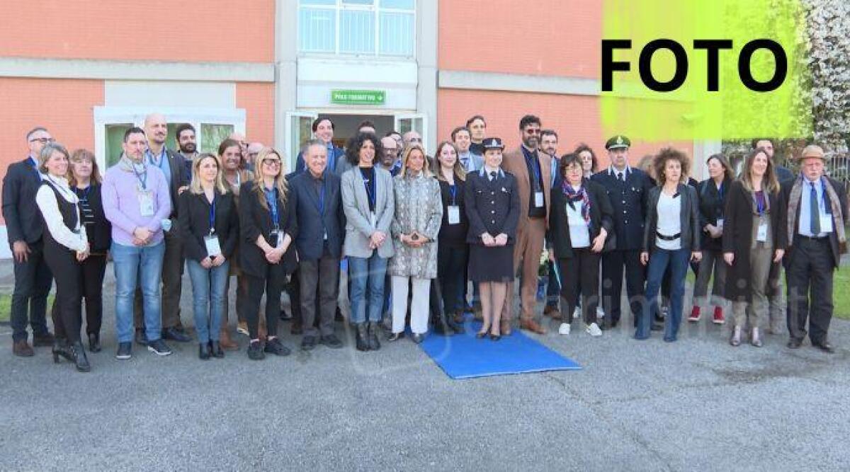 Consiglio comunale di Rimini tiene seduta nel carcere per rafforzare il legame con i detenuti - Il Consiglio comunale all'interno del carcere di Rimini