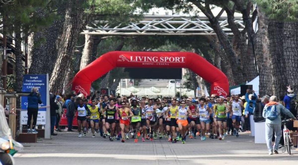Quasi 700 podisti alla StraRiccione: traffico sotto controllo - StraRiccione