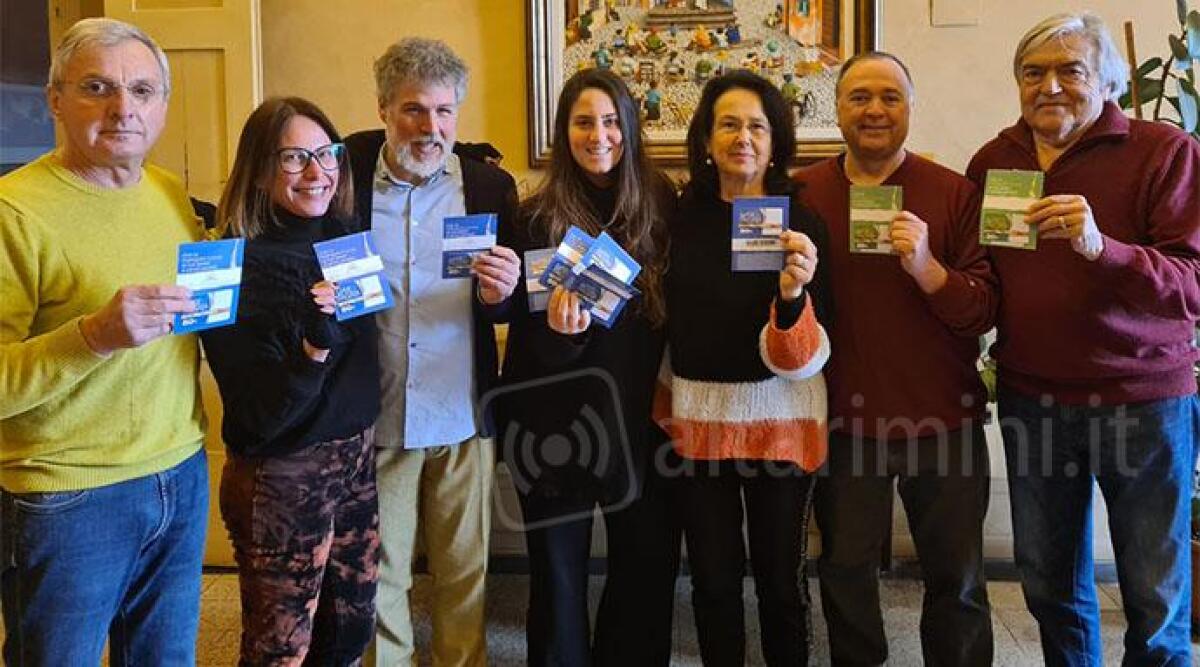 Da Sant'Ermete nuova generosa donazione all'emporio solidale - I volontari di Aceto Rosso con la sindaca Parma