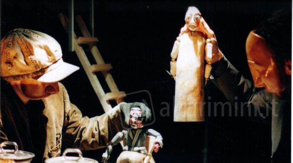 Teatro, ultimo appuntamento con 'Mentre vivevo' a Poggio Torriana - Una scena dello spettacolo