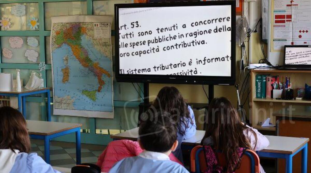 Commercialisti 'raccontano' le tasse: terzo appuntamento nelle scuole - Un momento dell'incontro