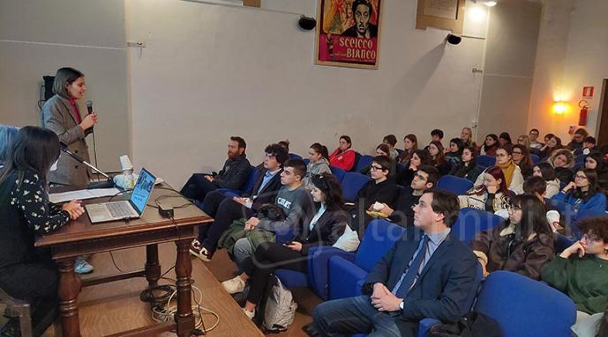 Educazione alla Memoria, oltre 120 studenti riminesi coinvolti - La lezione alla Cineteca Comunale