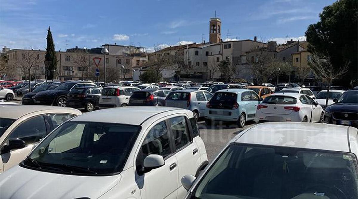 Rimini e il problema parcheggi: 'Perché bloccato ampliamento dello Scarpetti?' - Parcheggio Scarpetti PH GIOENZO RENZI