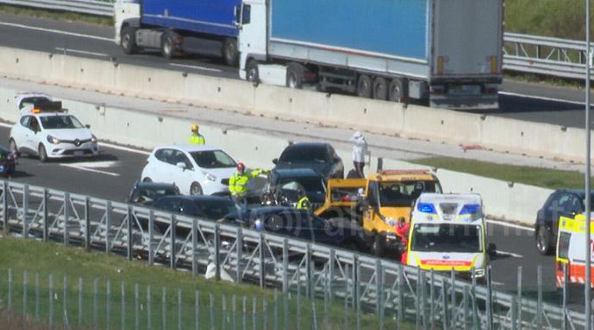 Tamponamento sulla A14: una donna muore dopo il trasporto in eliambulanza - Il luogo dell'incidente