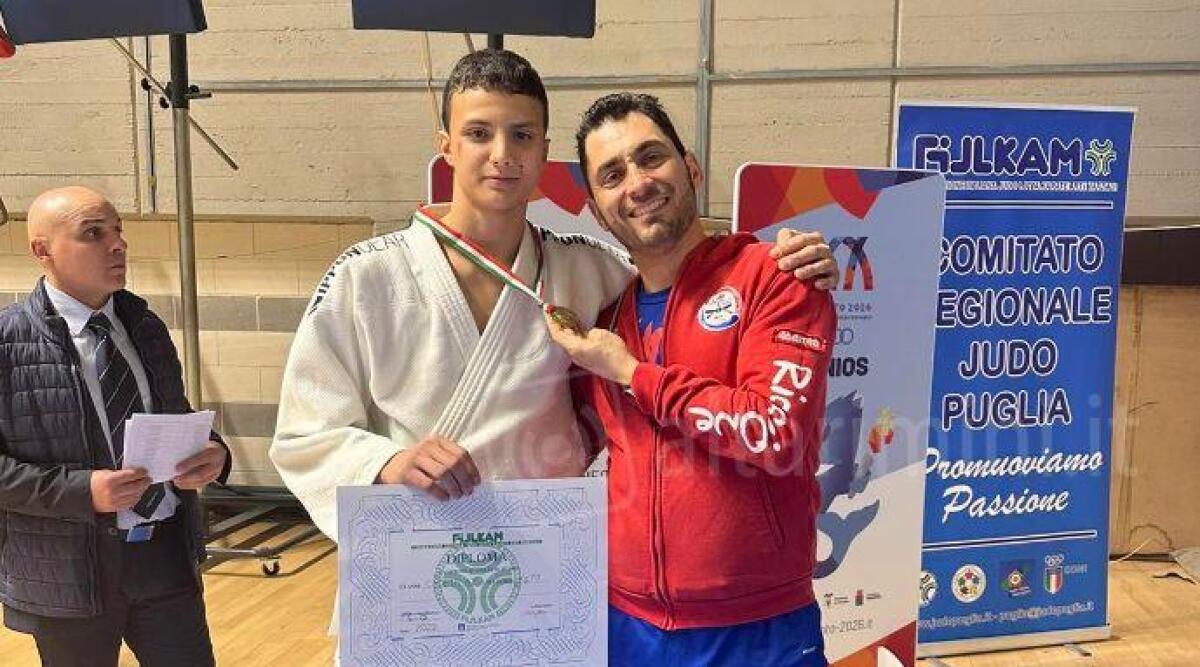 Judo, Riccione applaude il campione Dima sul podio della finale nazionale - Halich Dmytro con il Maestro Giuseppe Longo