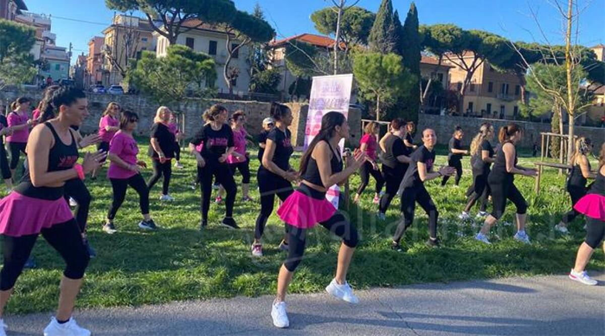 Rimini Marathon, tanto sport e anche un'applaudita dimostrazione di ballo -