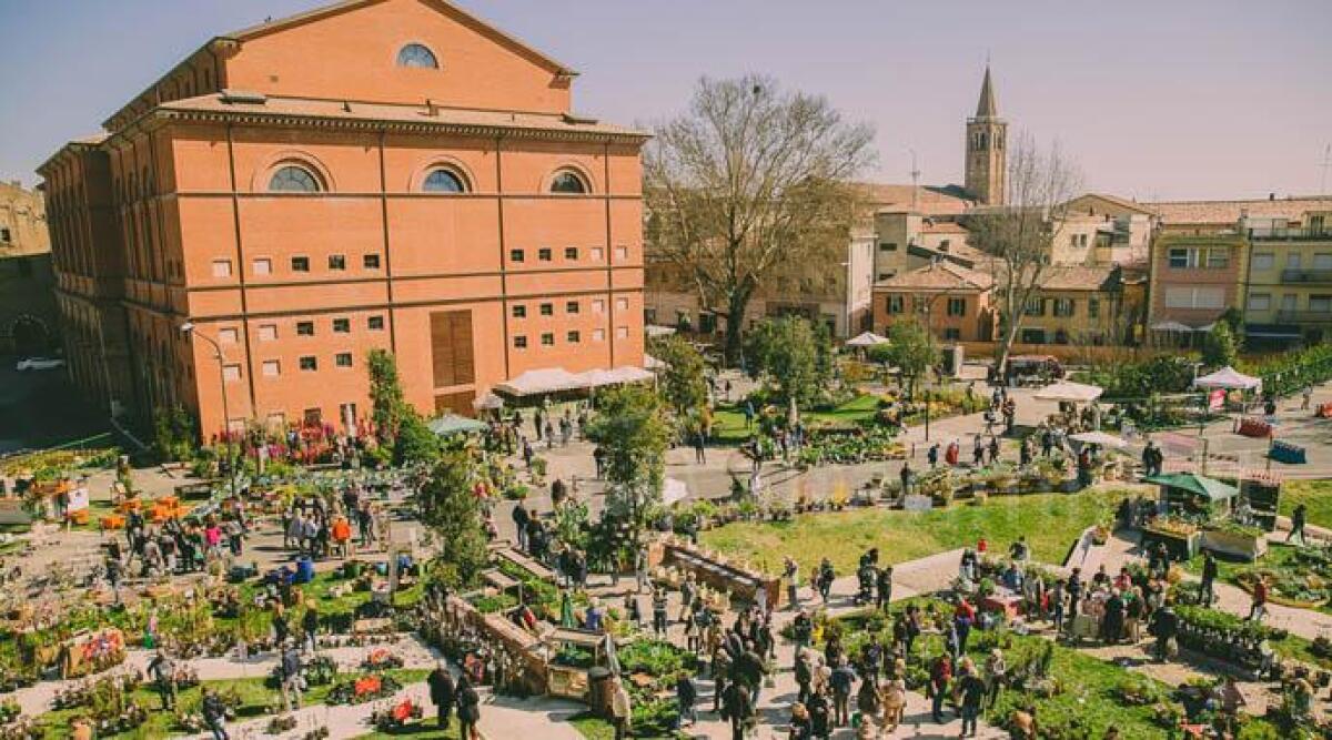 Ritorno al passato e tante novit&agrave;: a Castel Sismondo tornano a sbocciare i Giardini d'Autore - Foto dalle precedenti edizioni di Giardini d'Autore