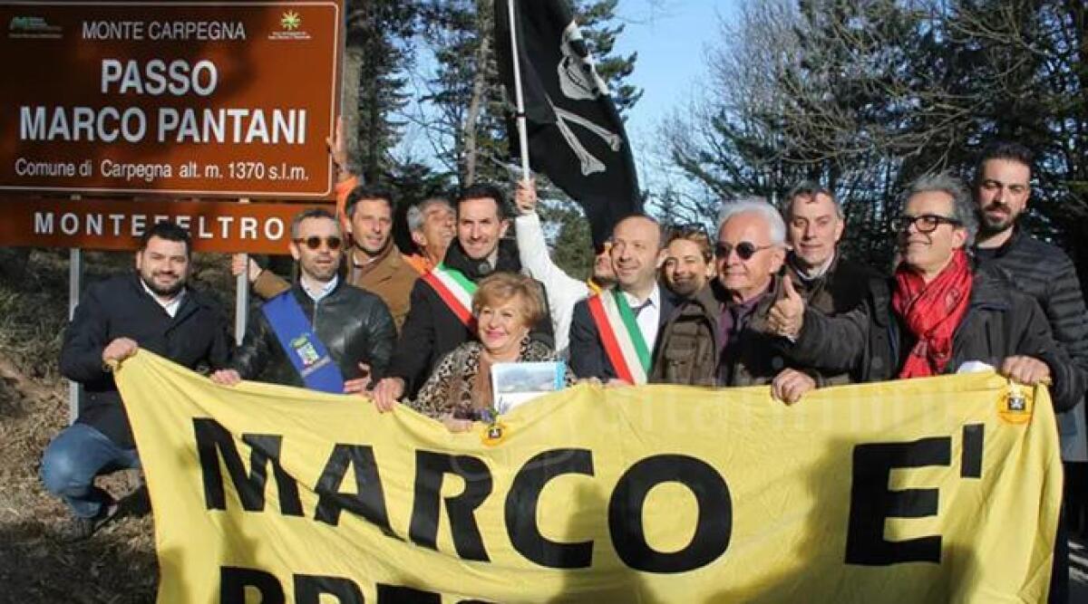 Inaugurato il 'Passo Marco Pantani' sul monte Carpegna - L'inaugurazione del Passo Marco Pantani
