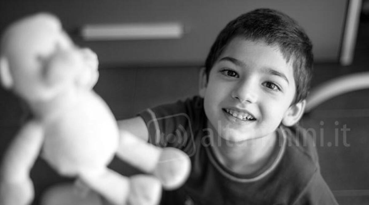 Giornata Mondiale della consapevolezza dell’Autismo, al Museo della Città la mostra di Tiziana Selva - da "Nello Spettro. Storie di famiglie e autismo"