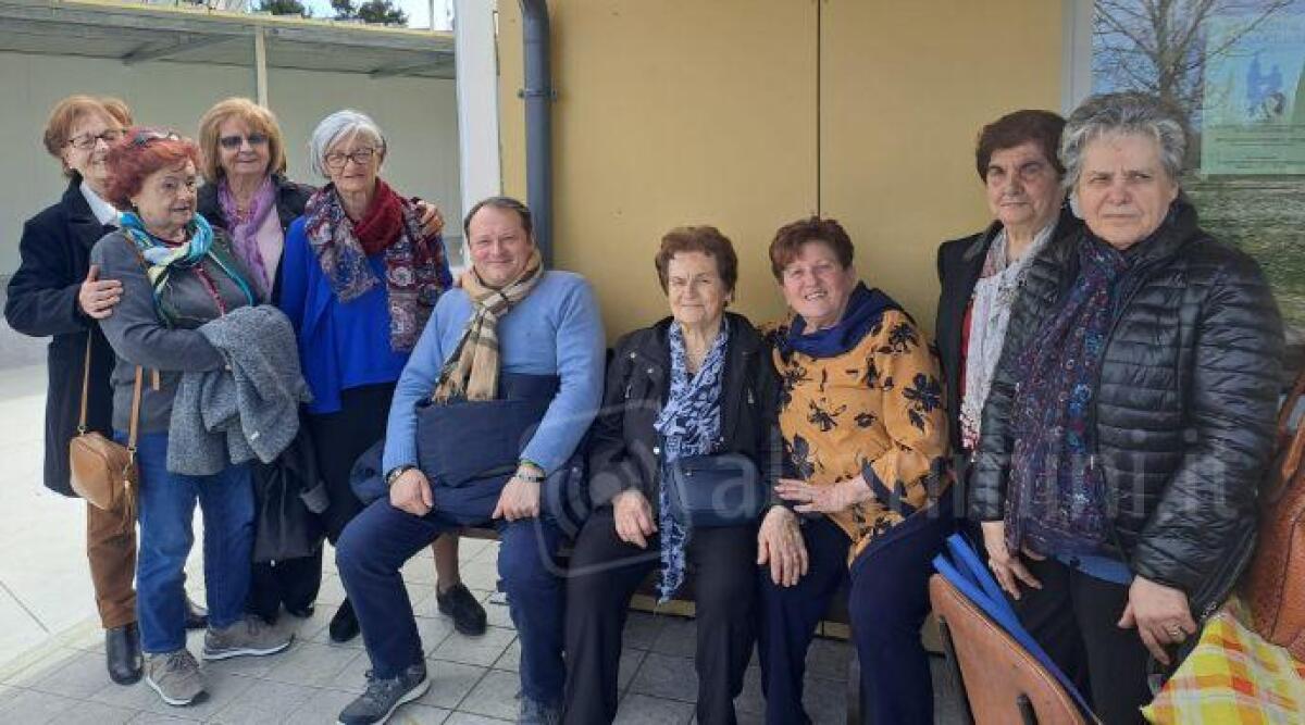 Riccione, il centro di buon vicinato di viale Caravaggio saluta la primavera - I partecipanti alla giornata