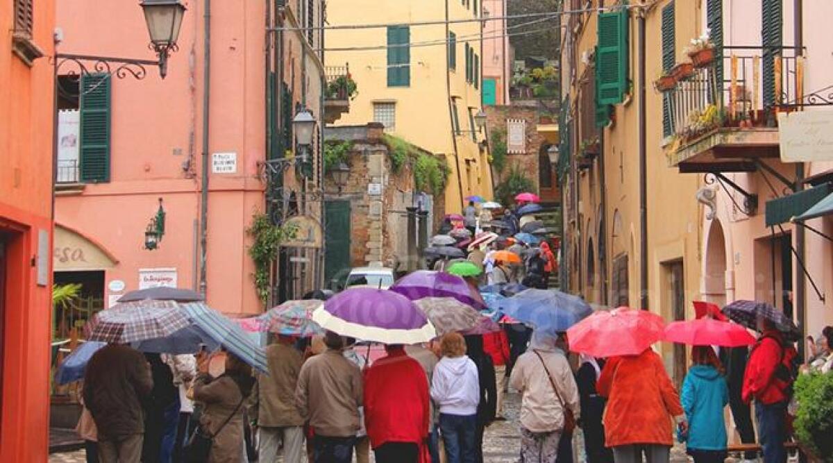 Turismo, i dati premiano Santarcangelo: visite aumentano giorno dopo giorno - Visita guidata a Santarcangelo di Romagna