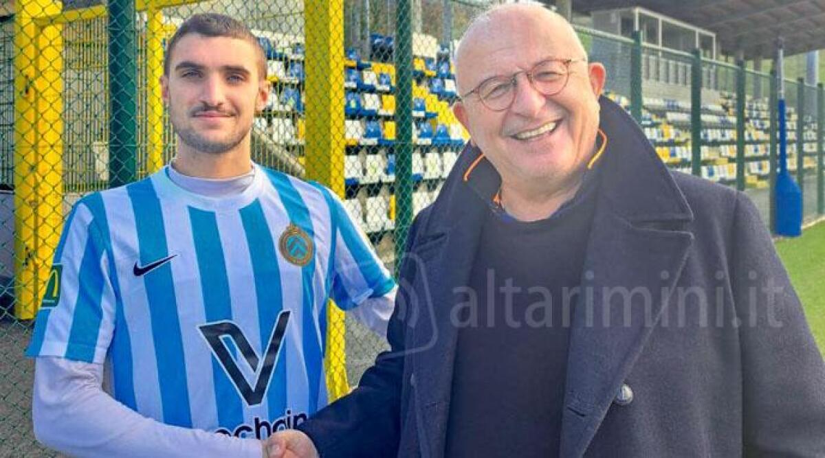 Calcio Eccellenza: la capolista Victor San Marino supera l'ostacolo Masi Torello (2-1) - Scott Arlotti con il Team Manager Tiziano Canini