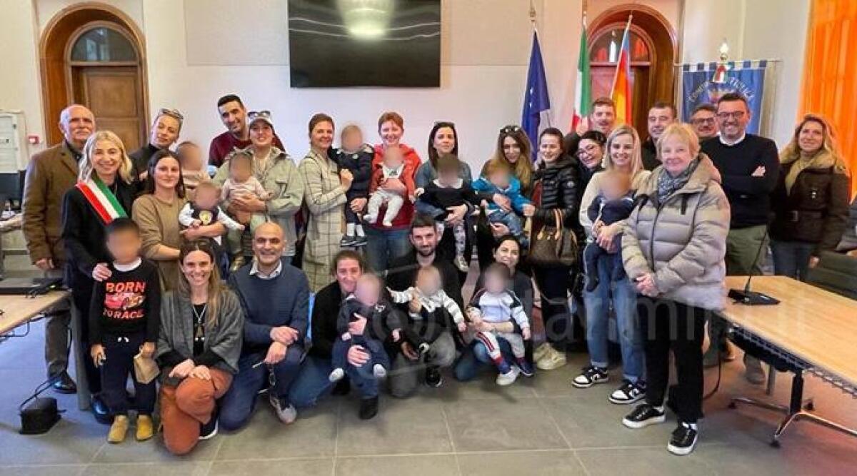 Cattolica celebra il giorno della gentilezza con i nuovi nati e le loro famiglie -