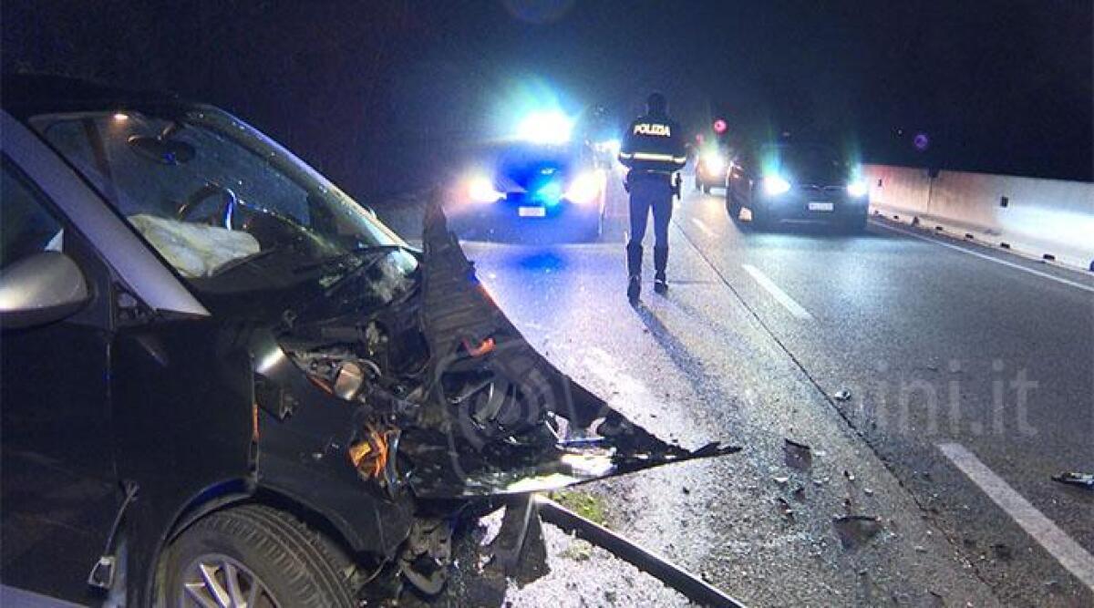 Tamponato sulla Consolare, era ubriaco e ai limiti del coma etilico - Le auto incidentate