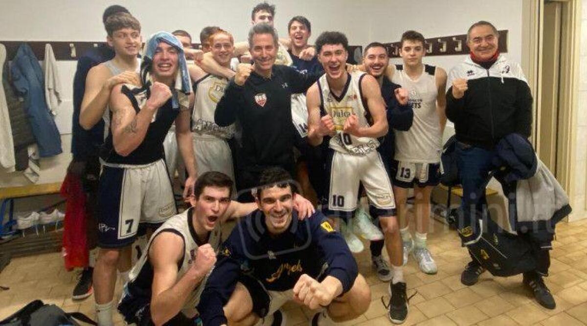 Basket giovanile, RBR: la Under 19 piega anche Siena. Hurrà Under 15 - L'esultanza della Under 19