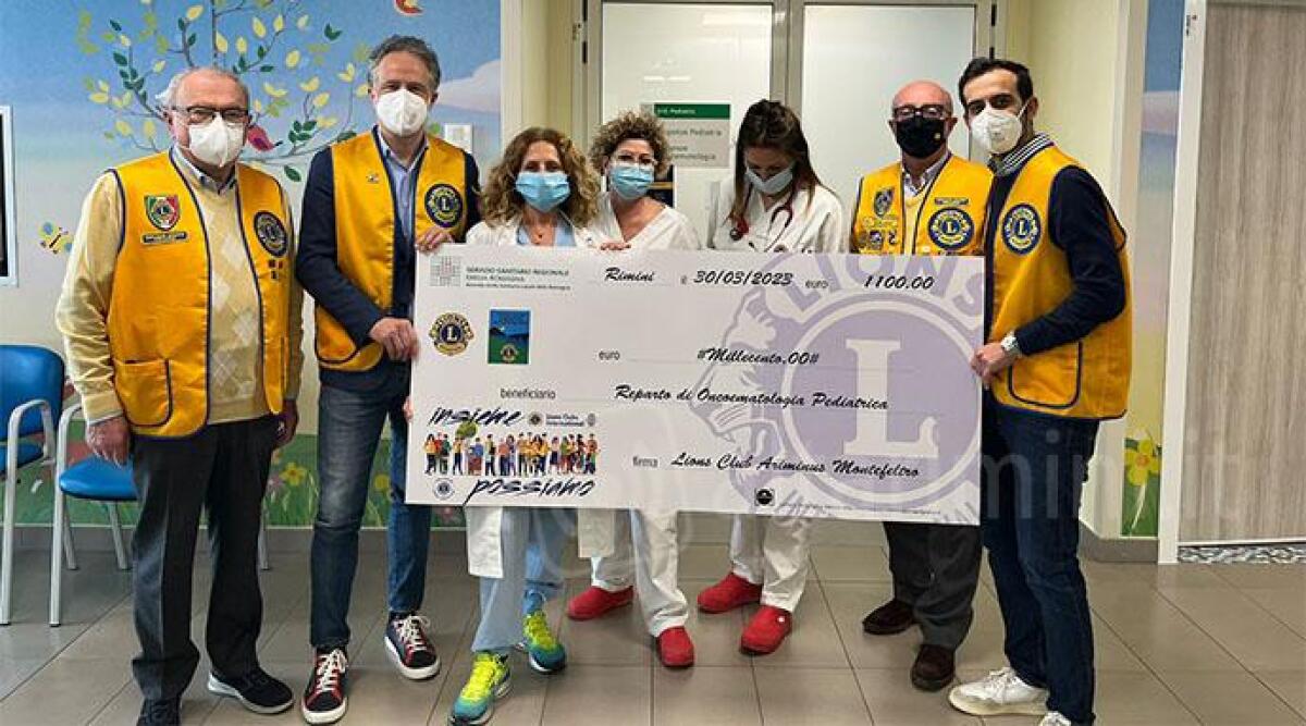 Lions: raccolta fondi per dare sostegno ai bimbi ricoverati in ospedale a Rimini - La consegna dell'assegno