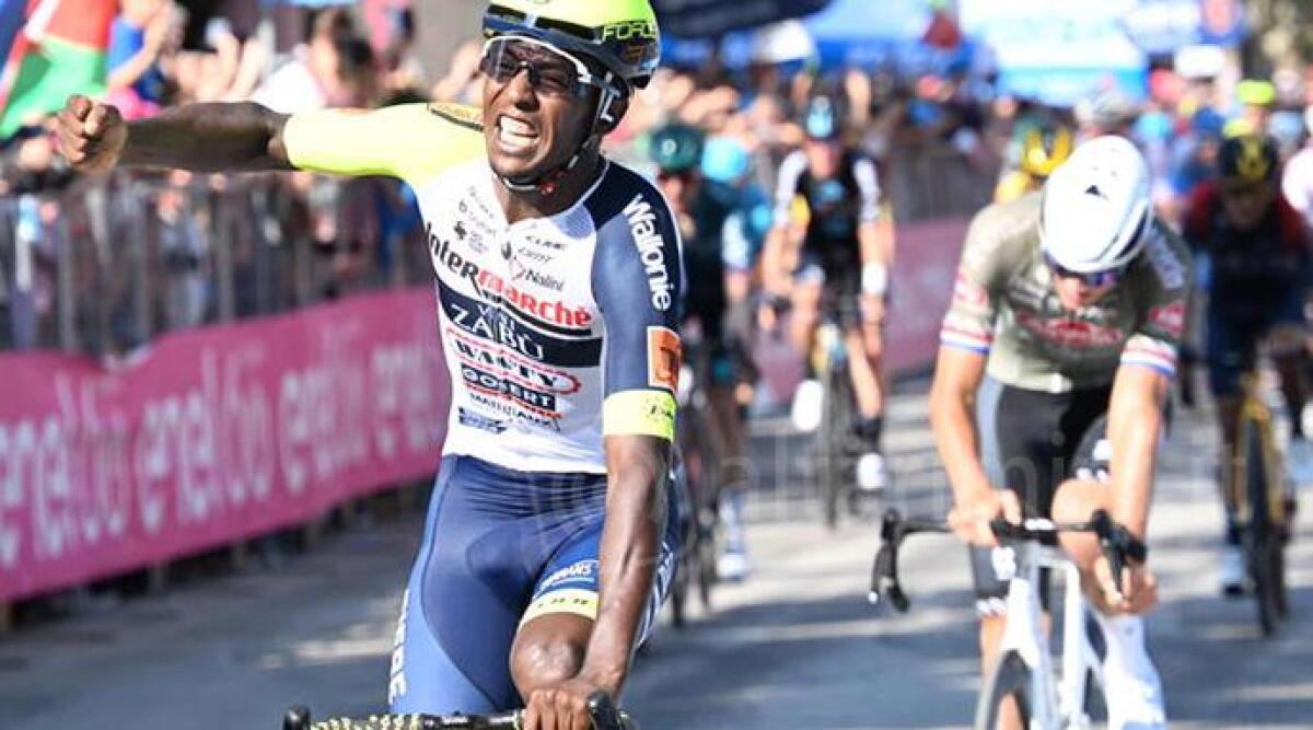 Preparativi in corso per la tappa a cronometro del Giro d'Italia da Savignano a Cesena - Foto Ansa