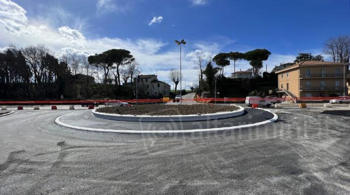 Misano, nuova rotonda Statale16: lavori quasi ultimati. Chiude l'ultimo tratto di via Grotta - I lavori a Misano Adriatico