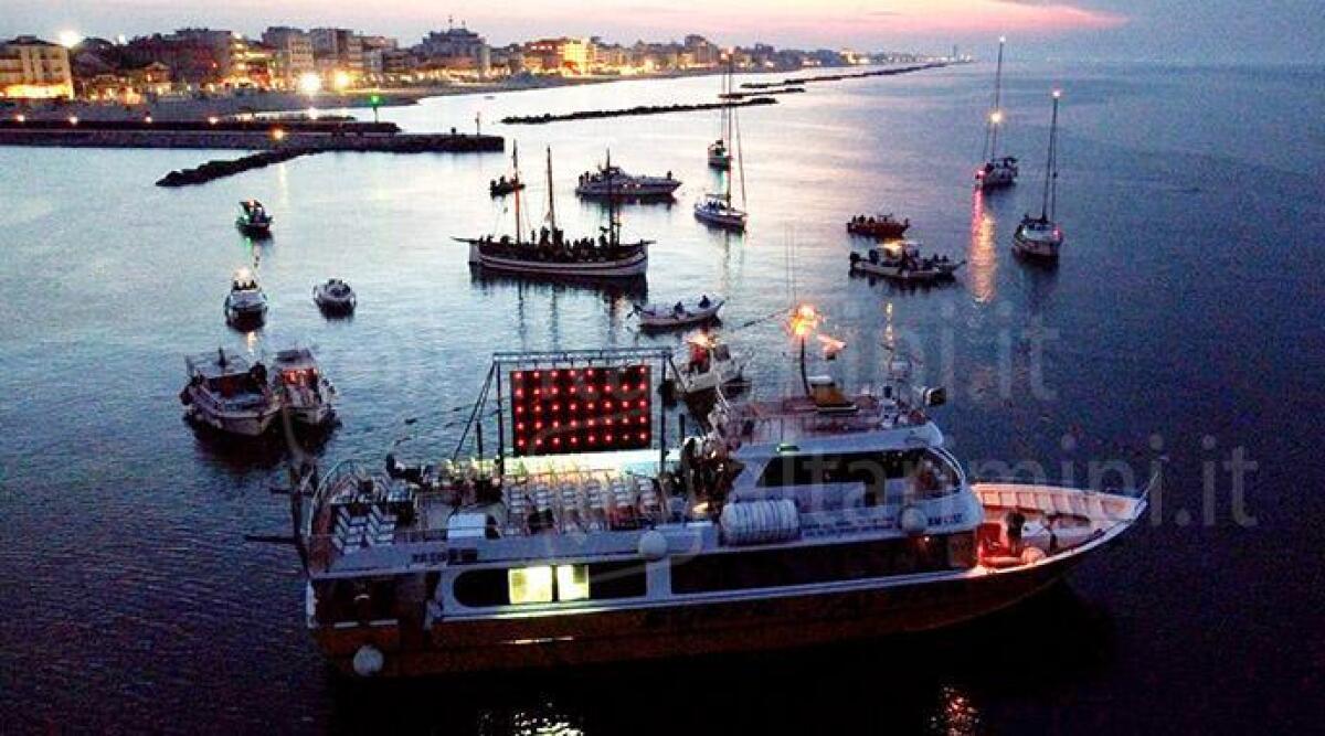 Un Mare di Cinema&quot;: Bellaria Igea Marina ospita l'unico drive-in nautico dell'estate 2023 - Un Mare di cinema_@ph.F.Giorgetti