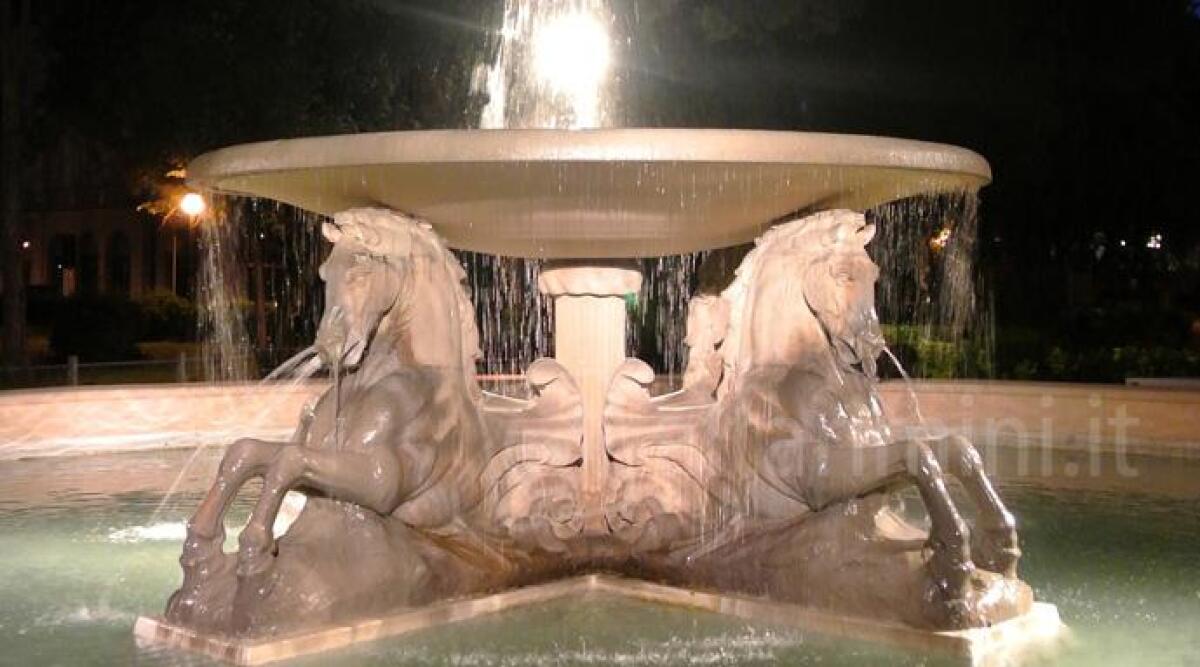 Rimini, il canile organizza una speciale passeggiata a quattro zampe - Fontana dei quattro cavalli