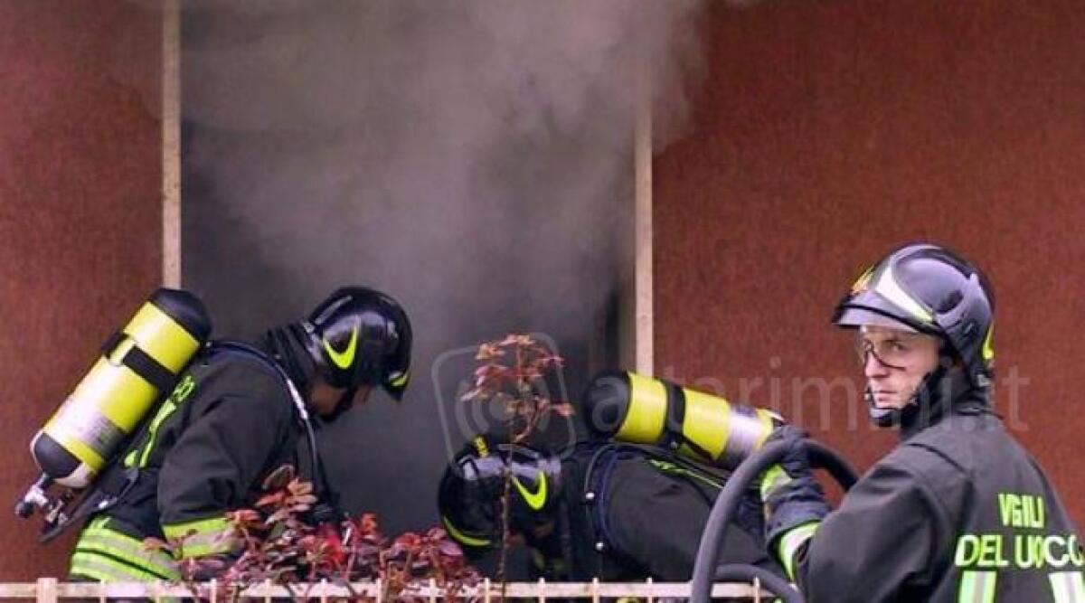 Pasqua di fuoco a Montescudo-Montecolombo: fiamme e fumo invadono un’abitazione - Vigili del fuoco (immagine repertorio)