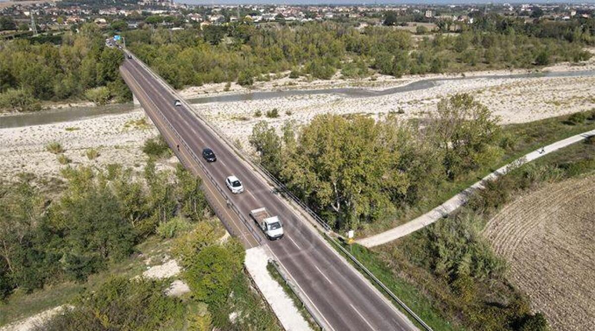 Verso la nuova ciclopedonale sul Marecchia: in programma la presentazione del progetto - Rendering della passerella sul fiume Marecchia
