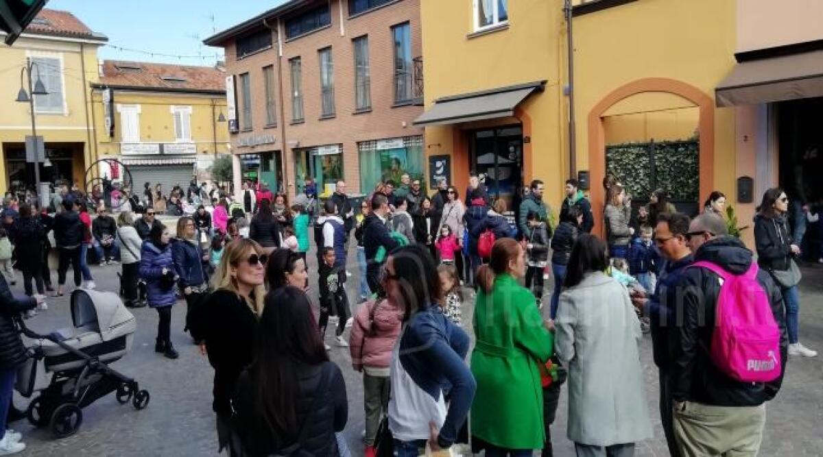 Successo per la Caccia all&rsquo;uovo di Riccione Paese, progetto di Alessandra Nunziata, fotografa riccionese - Caccia all'uovo in Paese a Riccione