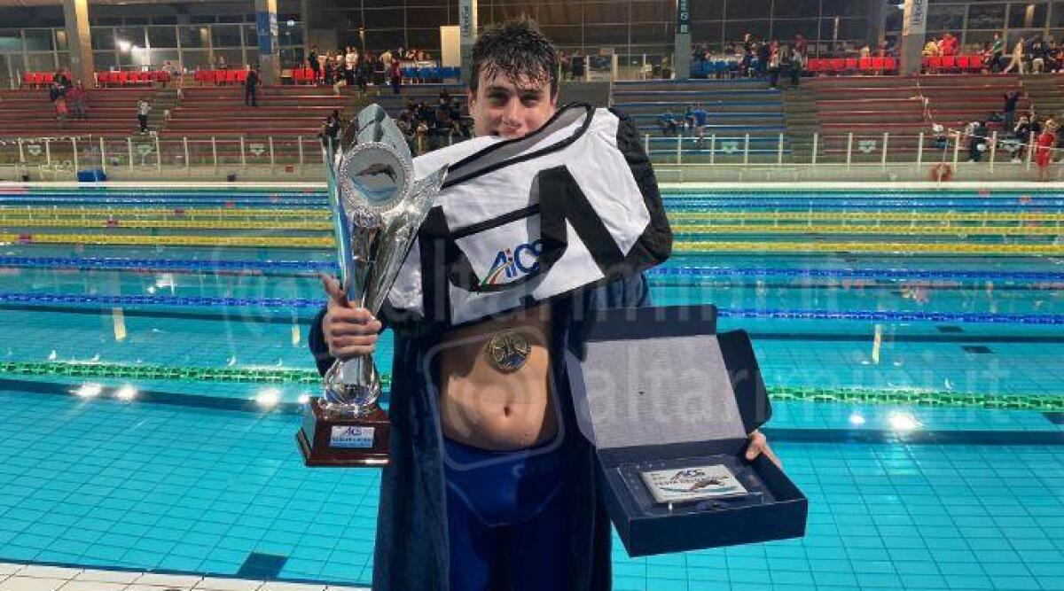 Nuoto, il riccionese Filippo Carlini sul podio dei 50 stile libero - Filippo Carlini