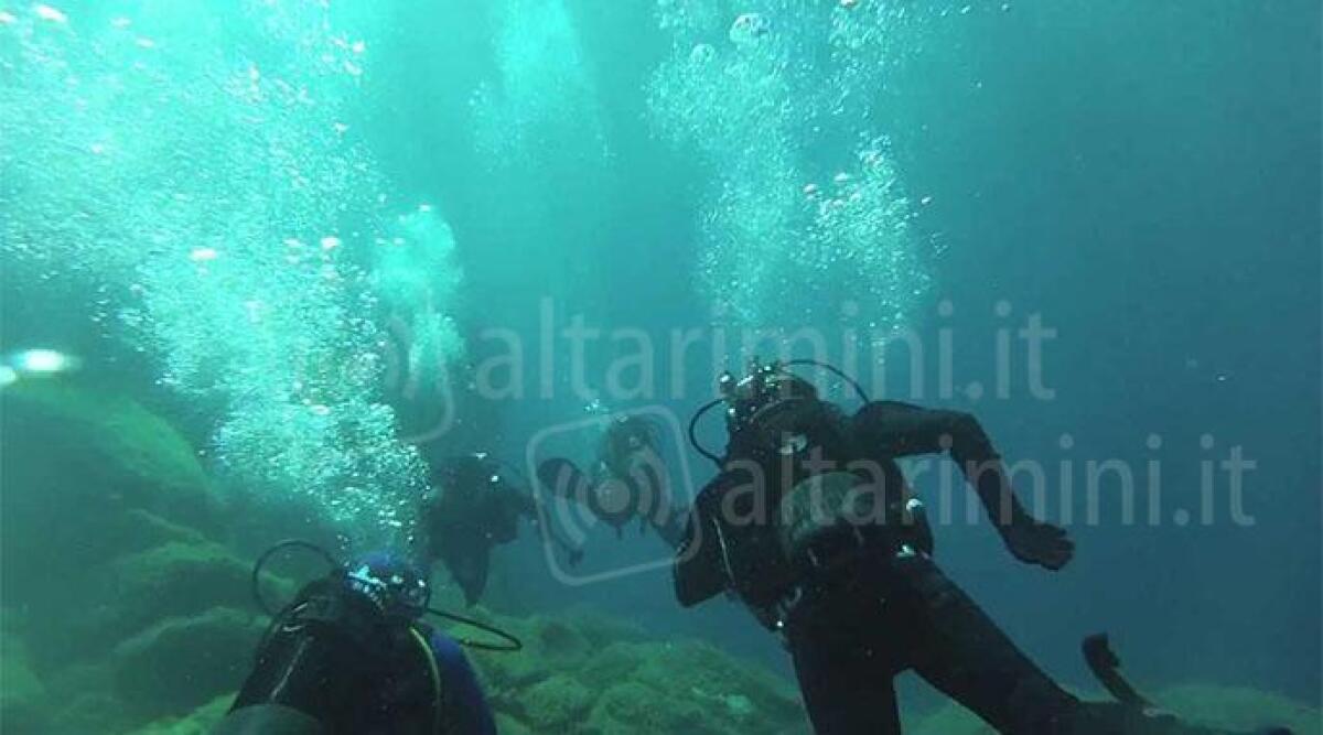 'Fondali puliti' i sub al lavoro per liberare il mare dai rifiuti sommersi - Immagine di repertorio