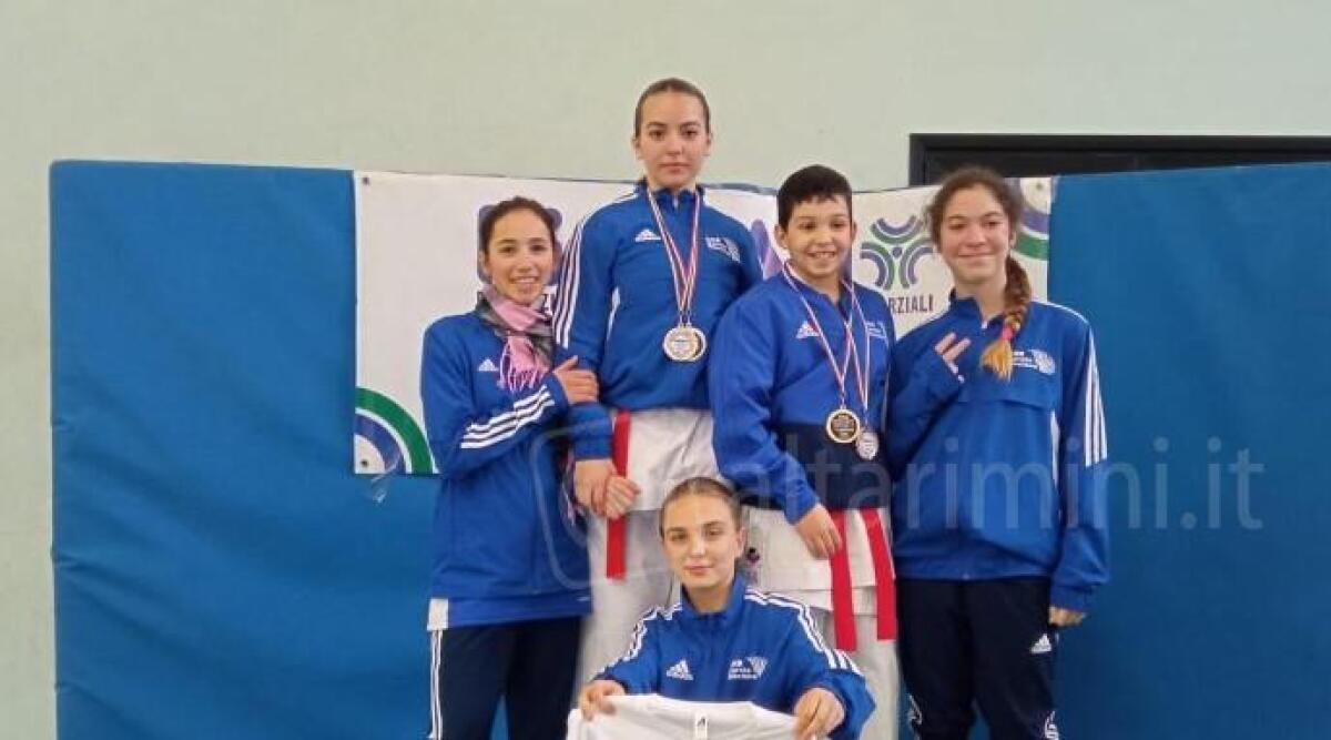 Centro Karate Riccione: medaglie importanti ai campionati Regionali - Gli atleti e le atlete riccionesi