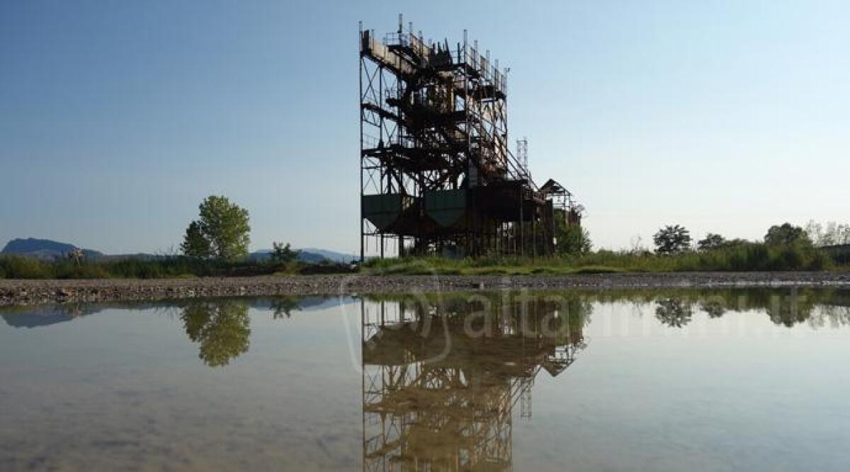 Acque del Marecchia 'stoccate' nei laghi di Santarcangelo: scatta piano anti siccit&agrave; - Lago Santarini di Santarcangelo PH LAZZARINI