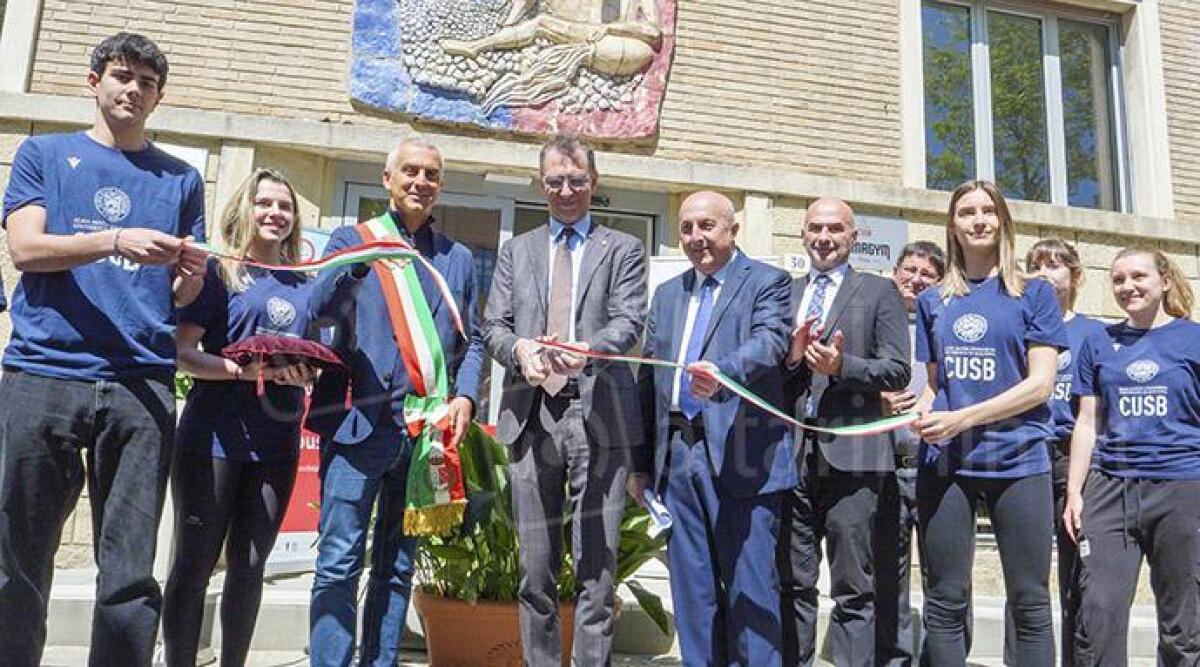 Nuova palestra universitaria (aperta a tutti) e molto di pi&ugrave;: inaugura il nuovo plesso di piazza Malatesta - Taglio del nastro del nuovo plesso Malatesta di Unibo - Rimini
