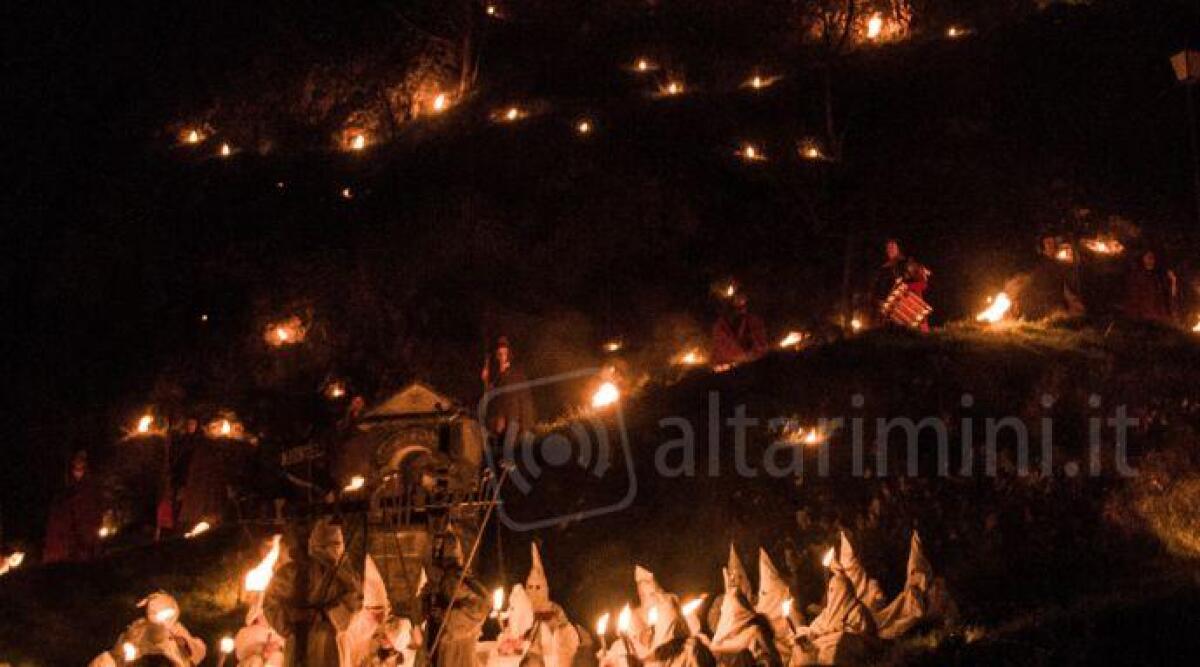 Pennabilli, tradizionale 'Processione dei Giudei' del venerdì Santo - La tradizionale processione