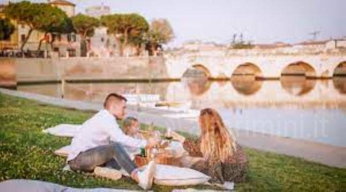 Rimini si fa bella per Pasqua: manutenzione del verde, pulizia di strade e spiagge, intensificazione raccolta rifiuti - Pasqua a Rimini