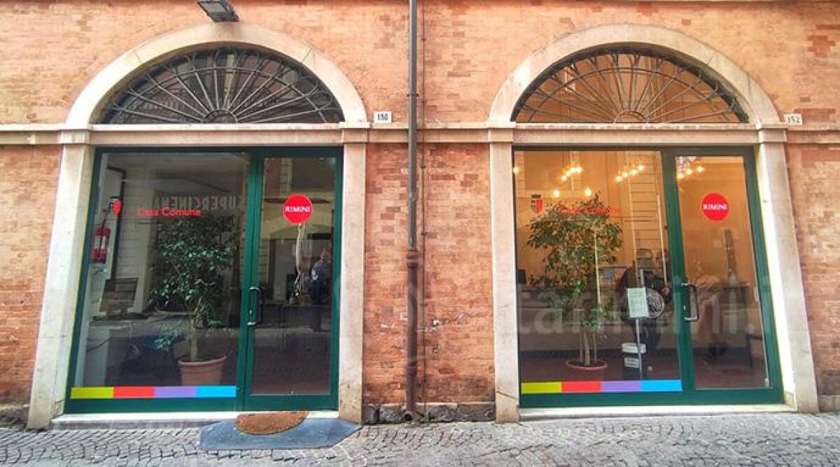 Rimini, il 24 aprile uffici anagrafe chiusi per aggiornamento dei software - La "vecchia" sede degli Uffici anagrafe di Rimini