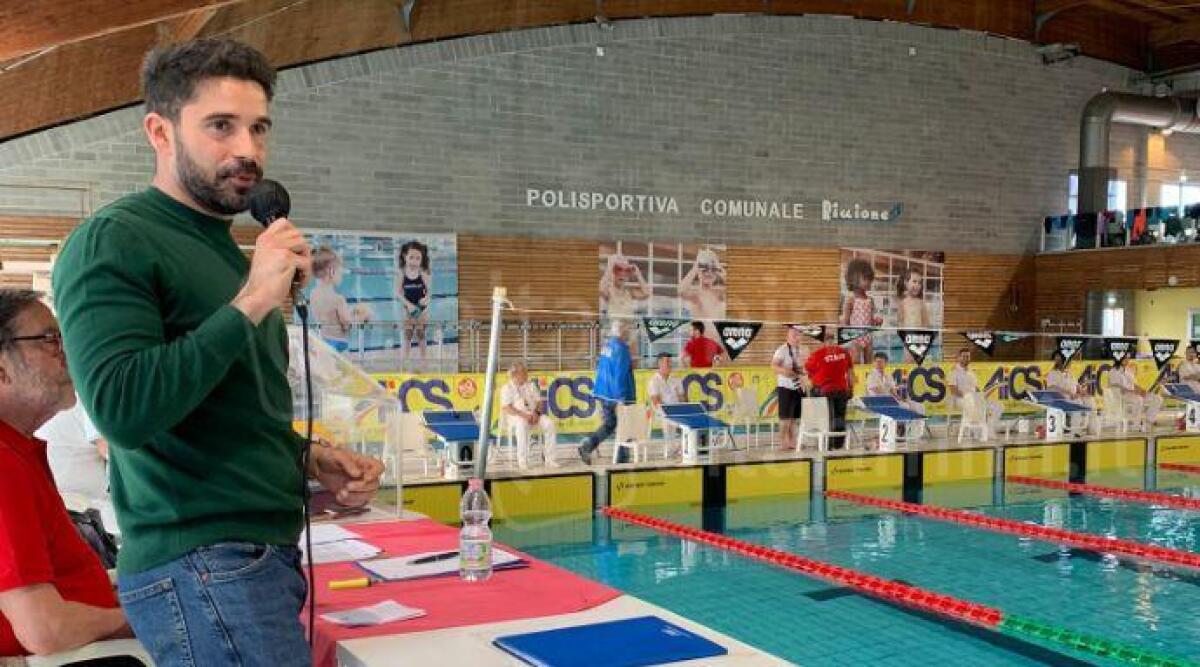 Nuoto, prosegue a Riccione 'Sportinfiore': oltre mille atleti da tutta Italia - L'assessore Simone Imola