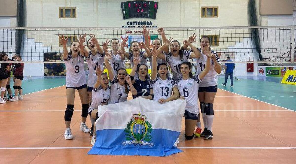 Volley femminile, Europei SCA: San Marino batte Irlanda del Nord e Malta e prenota l&rsquo;argento - La Nazionale femminile Under 18 dopo la vittoria contro l&rsquo;Irlanda del Nord