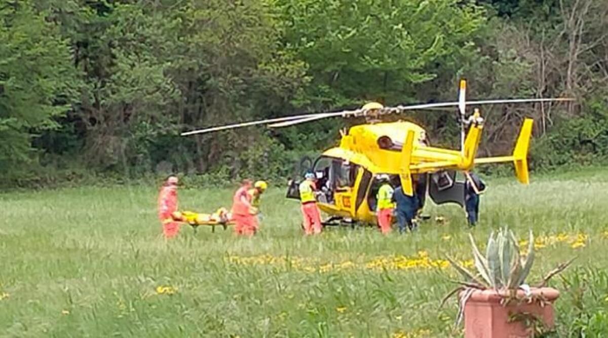 Novafeltria: ciclista perde il controllo della sua mountain bike. Interviene l'elicottero - Il ciclista trasportato in ospedale con l'aiuto dell'elisoccorso