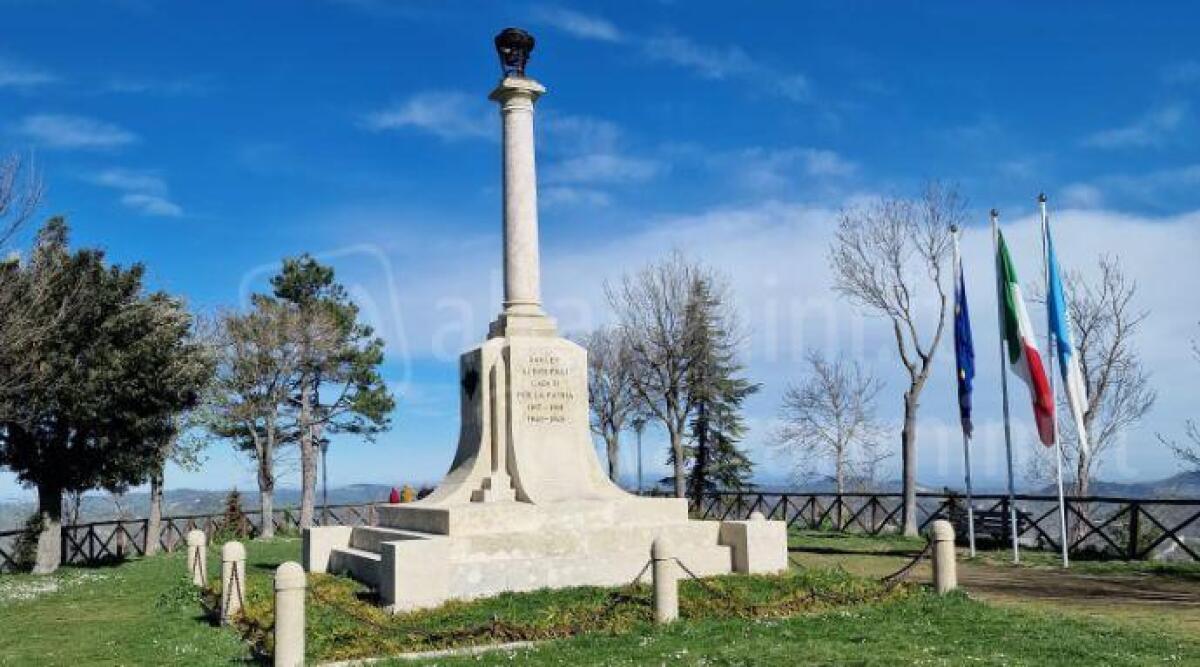 San Leo festeggia il 25 aprile inaugurando il Monumento ai Caduti - Il Monumento