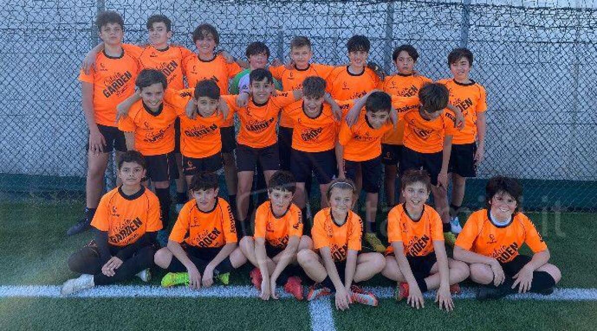 Calcio, Garden: U16 e U14 alle sfide decisive. La squadra promossa in Seconda premiata Bellaria - La squadra 2010 del Garden