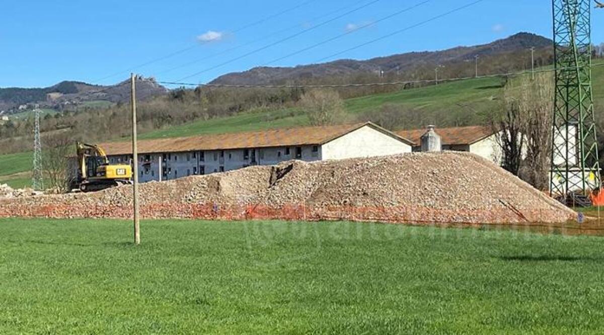 L'allevamento intensivo nella Valle: i cittadini chiedono di essere ascoltati - I lavori per la realizzazione dell'allevamento di polli